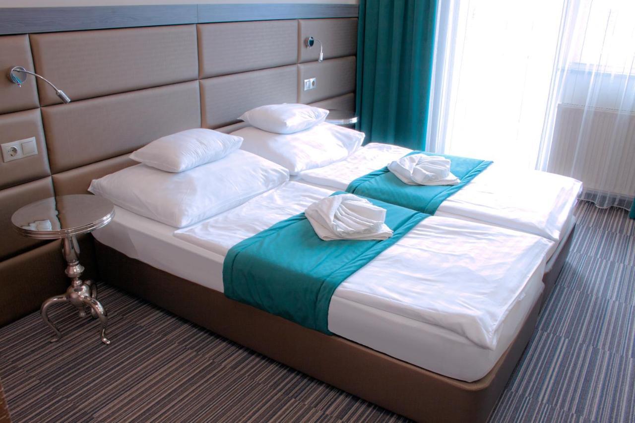 Bed and Breakfast Relax Panzio Дьёр Экстерьер фото