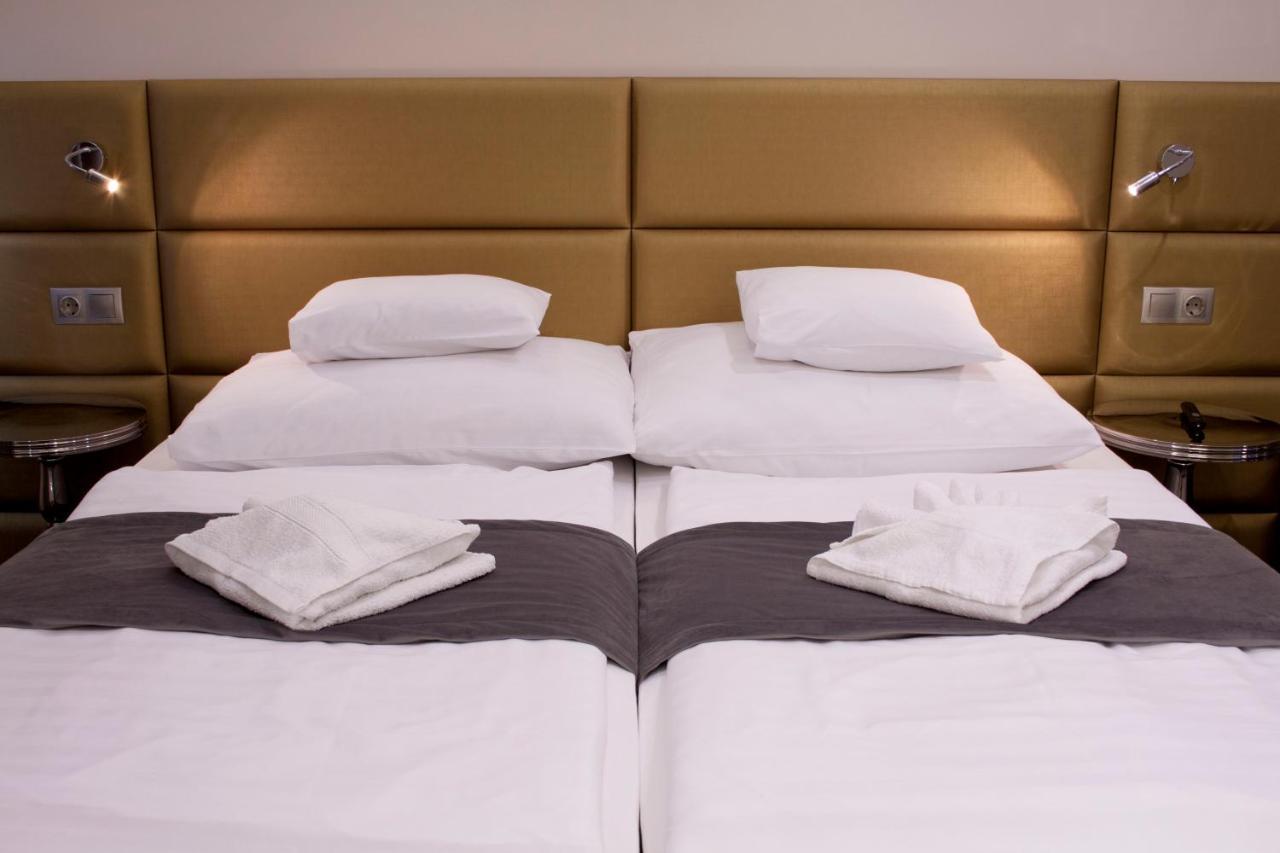 Bed and Breakfast Relax Panzio Дьёр Экстерьер фото