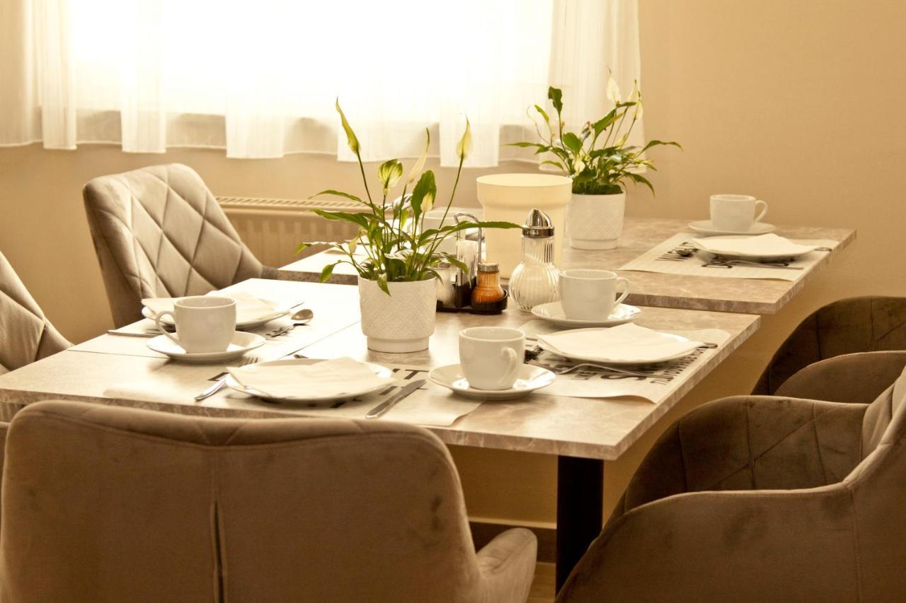 Bed and Breakfast Relax Panzio Дьёр Экстерьер фото