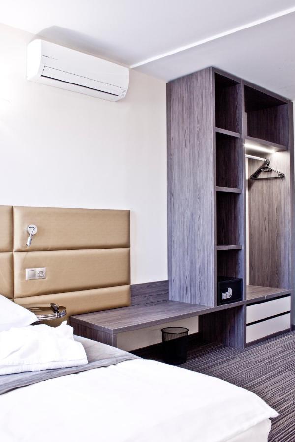 Bed and Breakfast Relax Panzio Дьёр Экстерьер фото